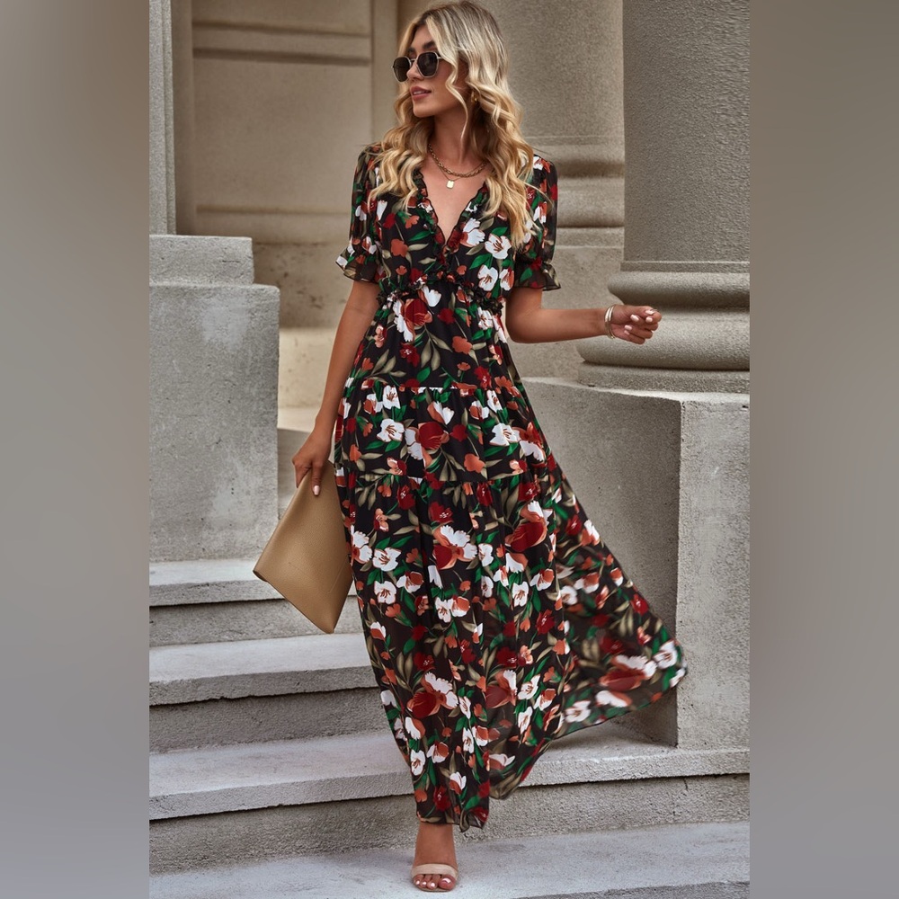 Floral Print Maxi Dress in black - Picture 9 of 10